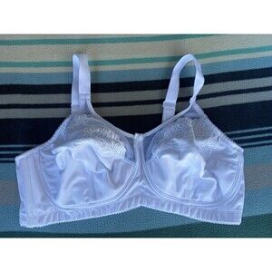 Elila 1301 Beautiful Embroidered Wireless Soft-cup Bra, White 44D